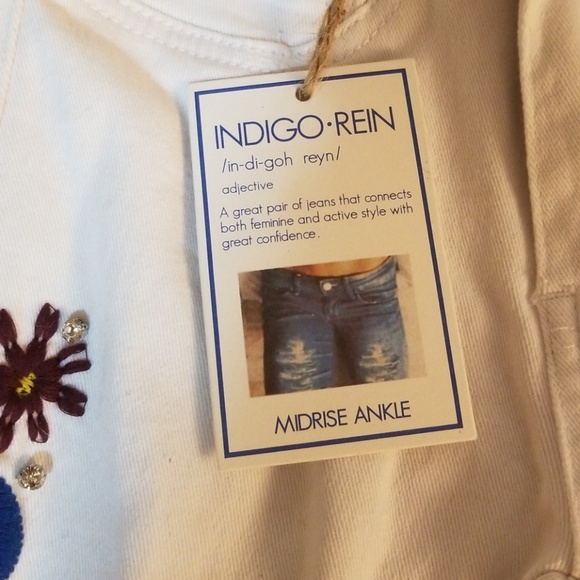 White jeans - Picture 2 of 8